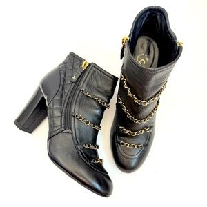 CHANEL 2017 Black Lambskin Patent Calfskin Leather Chain CC Ankle Boots EU 39